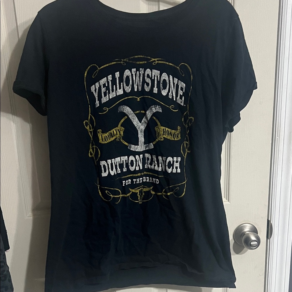 Yellowstone Dutton Ranch Black Tee